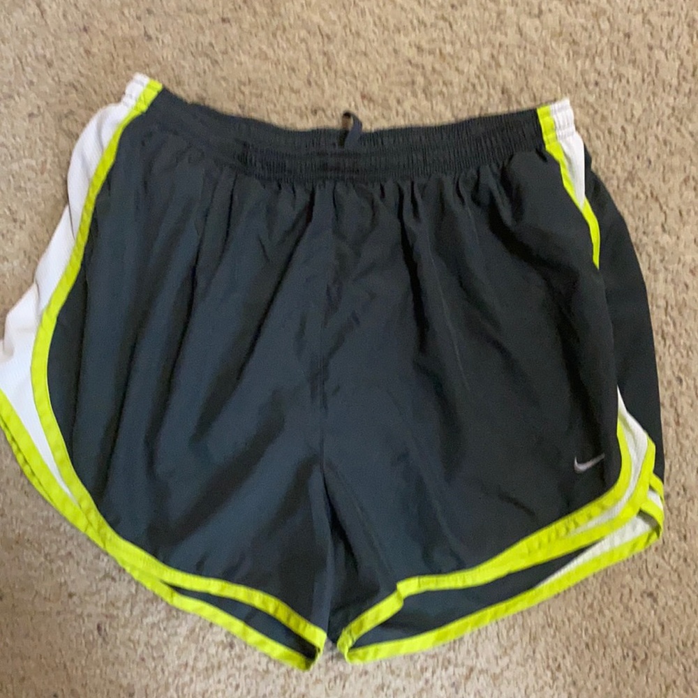 XL Women’s Nike Temp Shorts